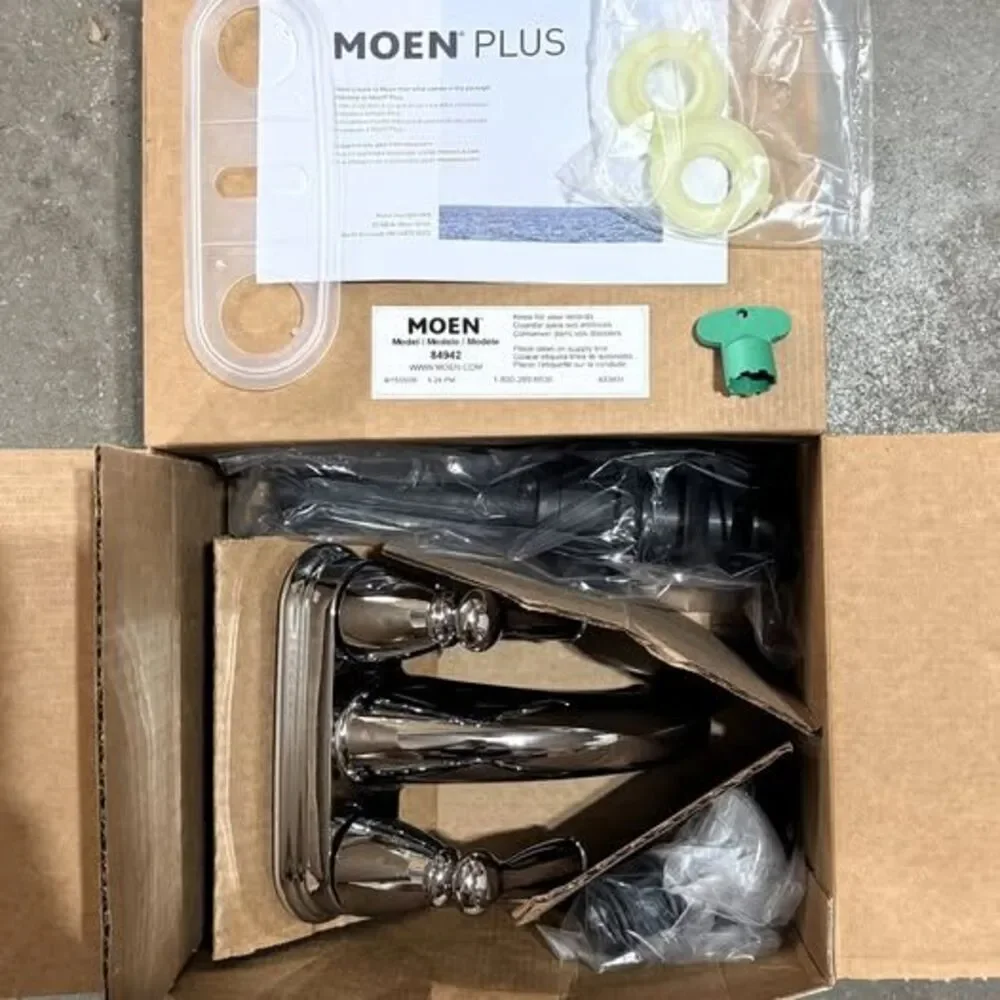 Moen 84942 Banbury Bathroom Sink Faucet Chrome 4 in Centerset 2-Handle Open Box